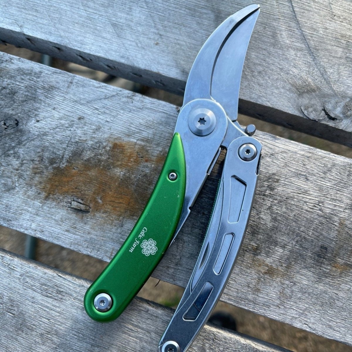 The Ultimate Gardener's Multi - Tool: Your Pocket - Sized Garden Workhorse - Napa Valley Wildflower Co.