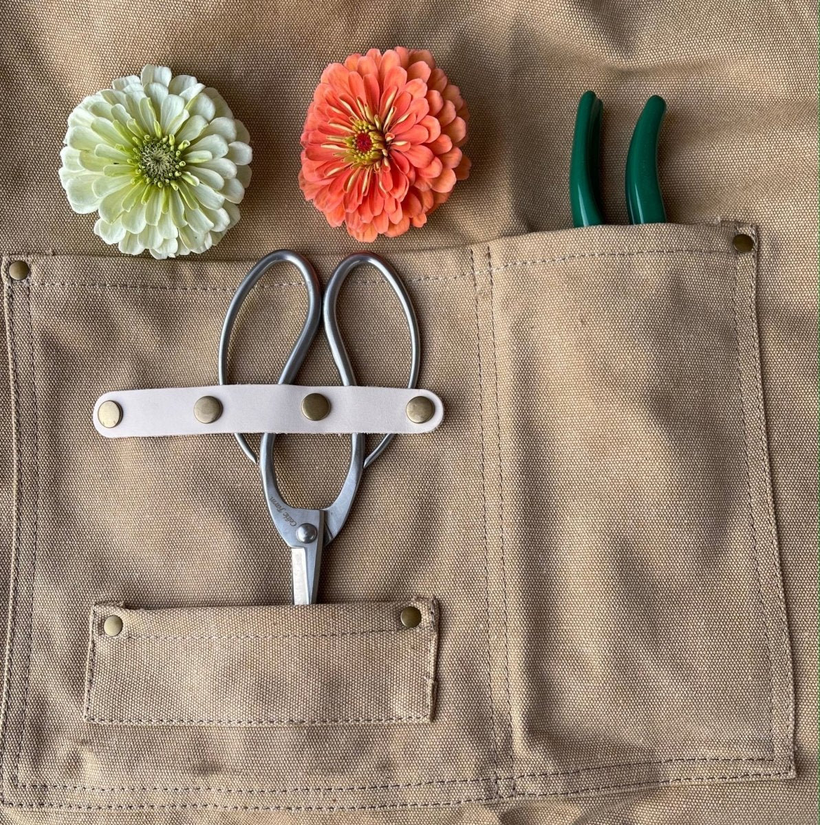 The Gardener's Waxed Canvas Apron - Napa Valley Wildflower Co.