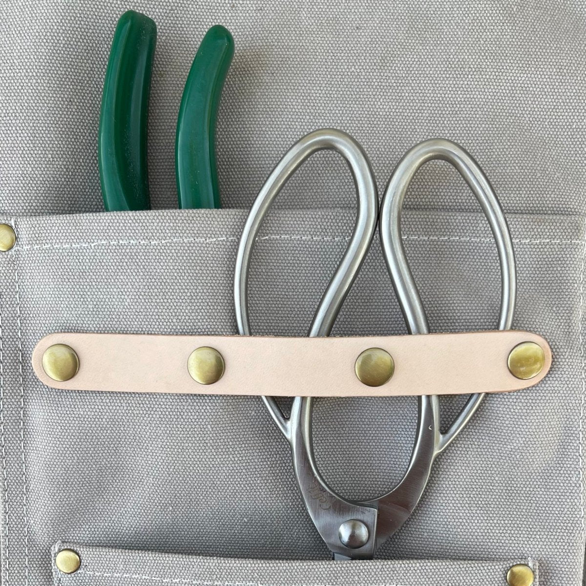 The Gardener's Waxed Canvas Apron - Napa Valley Wildflower Co.