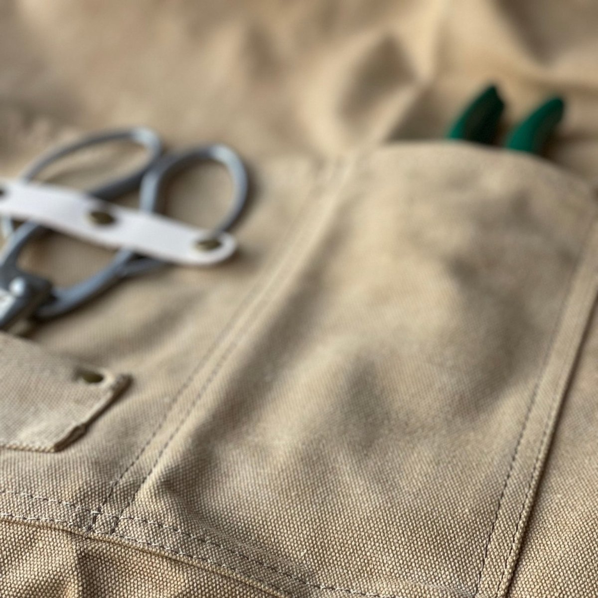 The Gardener's Waxed Canvas Apron - Napa Valley Wildflower Co.