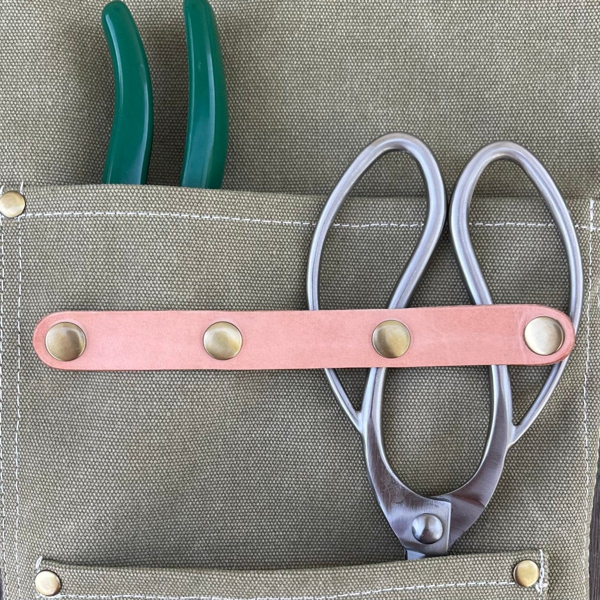 The Gardener's Waxed Canvas Apron - Napa Valley Wildflower Co.
